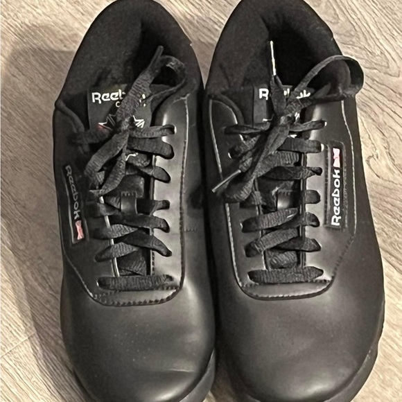 Reebok Shoes - Black Womens Reebok Size 9
